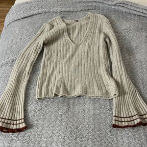 Free People bell sleeves sweater size small